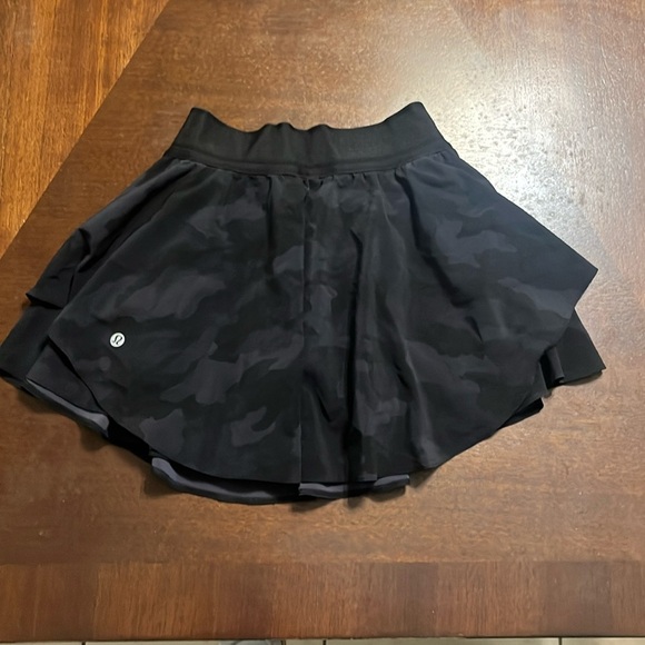 Lululemon Court Rival HR Skirt Regular Heritage Camo Coal - Picture 2 of 11